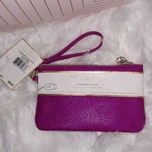 Adrienne Vittadini Charging Wallet